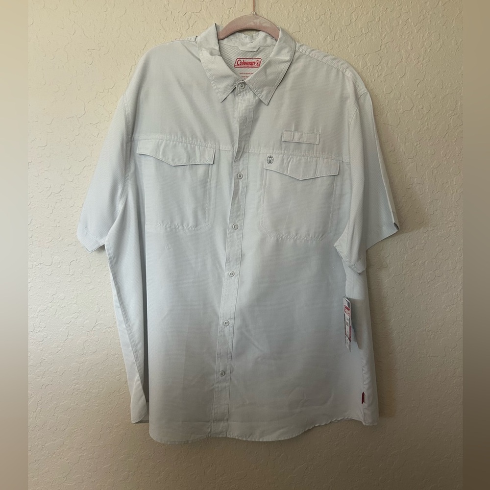 Coleman Men's Light Gray Casual Button-Down Shirt